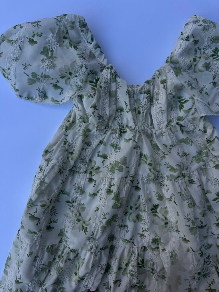 Vignette green floral dress w/ lace || 2Y