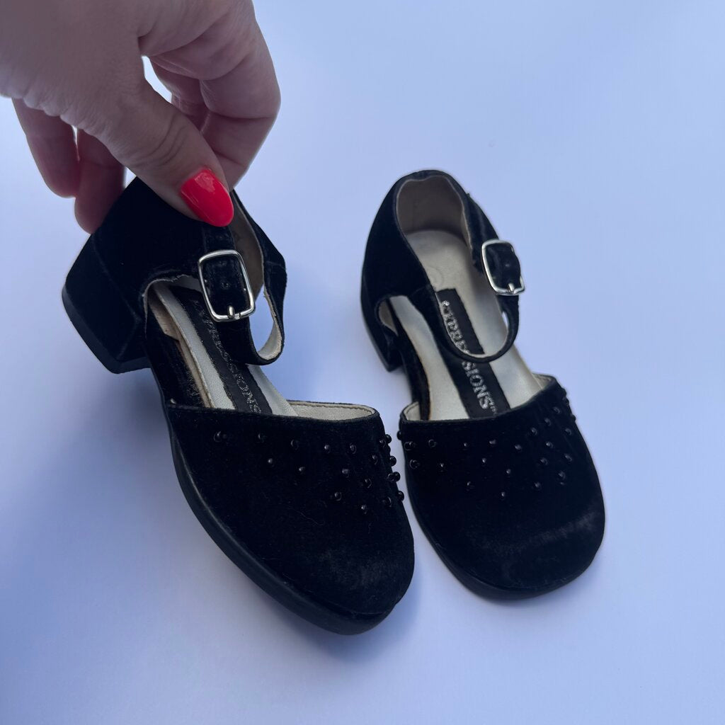 vintage black velvet heels || size 5