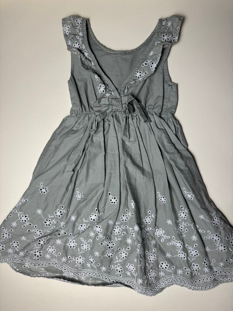 sage green floral dress || size 6