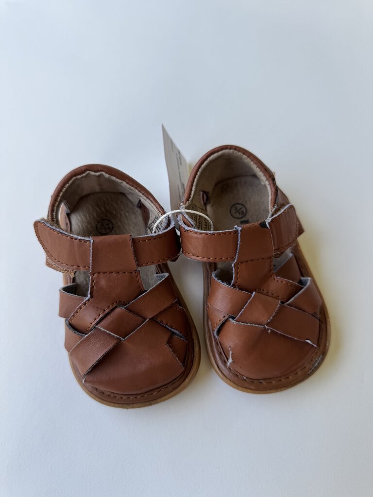 mooshu brown leather squeaker sandals || size 3
