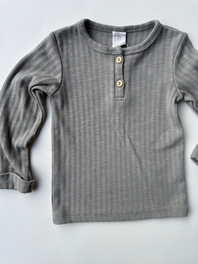 h&m organic cotton long-sleeve || size 18M